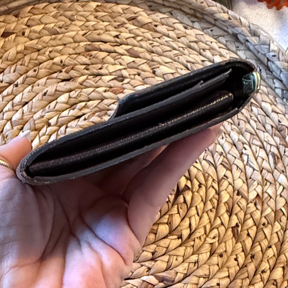 LOUIS VUITTON Damier Ebene Sarah Long Wallet - Picture 4 of 11